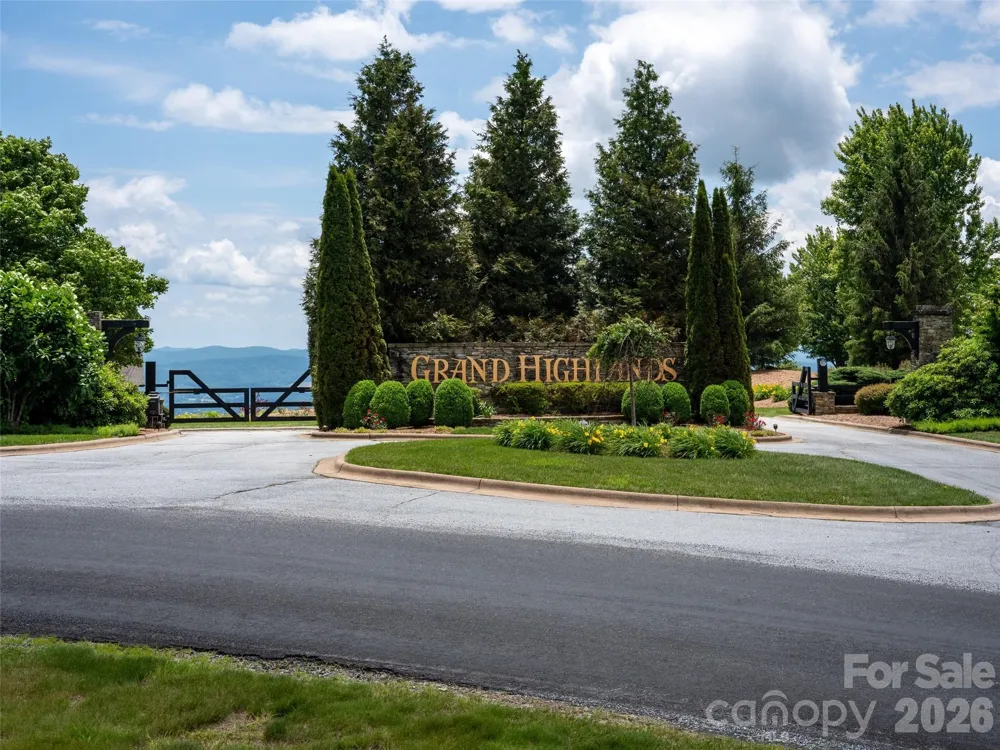189 Dancing Bear Drive Hendersonville, NC 28792