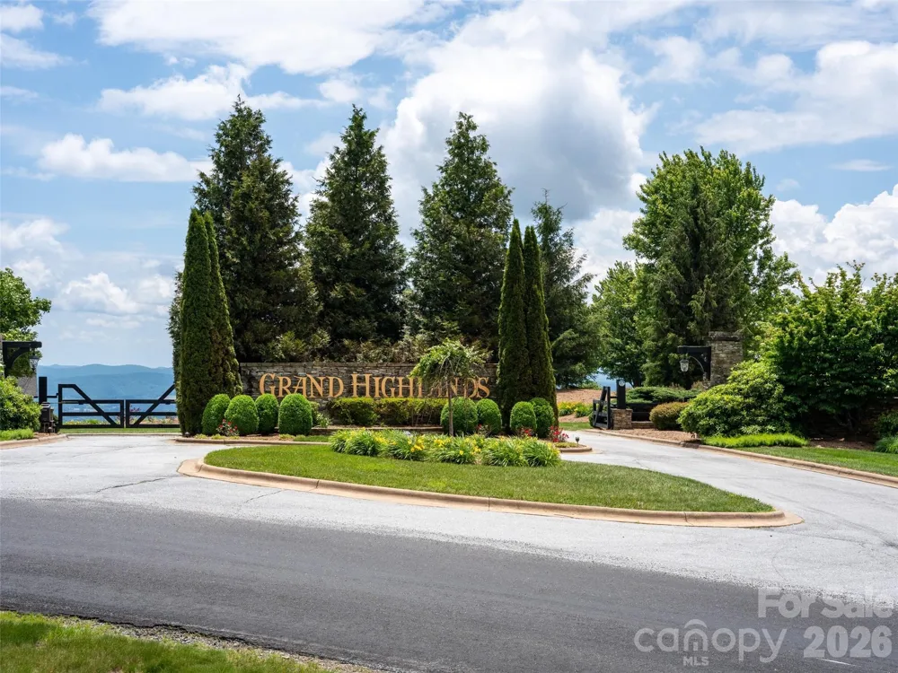 189 Dancing Bear Drive Hendersonville, NC 28792