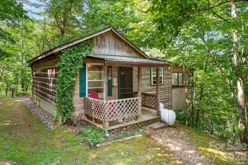 264 Rebel Drive Hot Springs, NC 28743