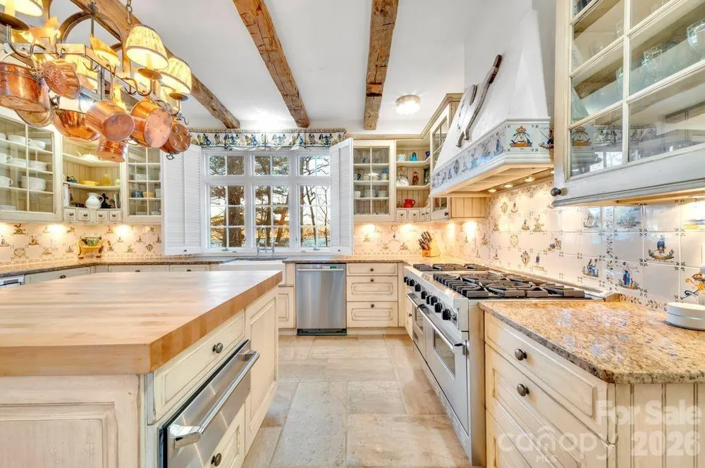 138 Indian Trace Lake Toxaway, NC 28747