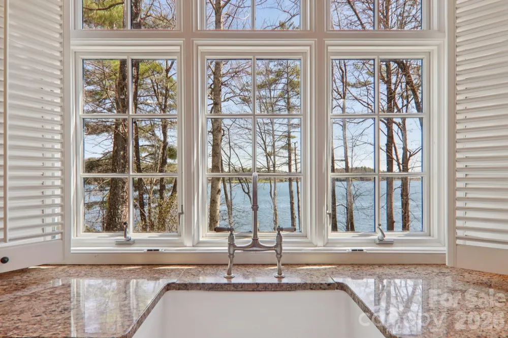 138 Indian Trace Lake Toxaway, NC 28747