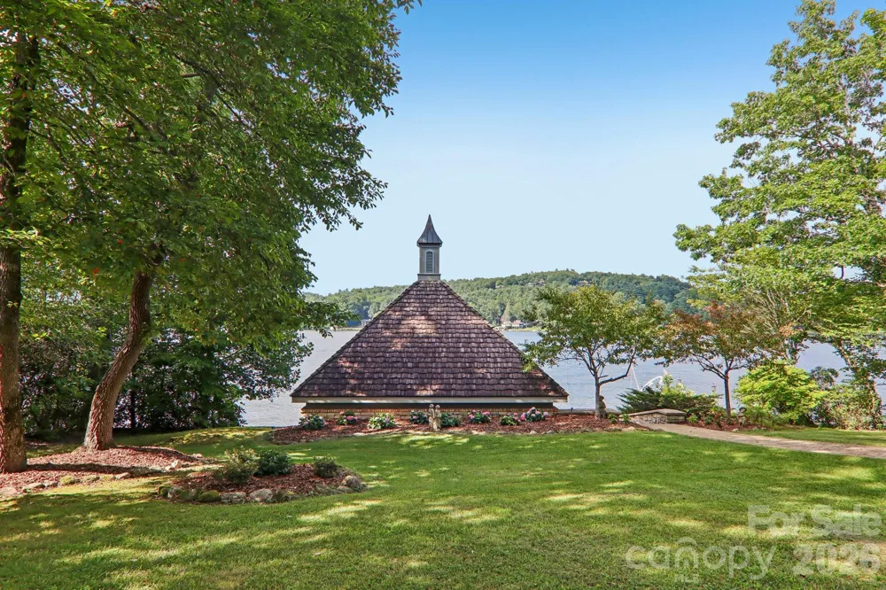 138 Indian Trace Lake Toxaway, NC 28747