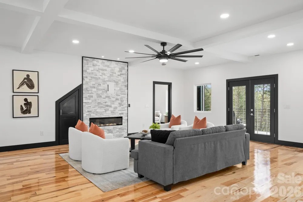 74 Jeranna Road Mills River, NC 28759