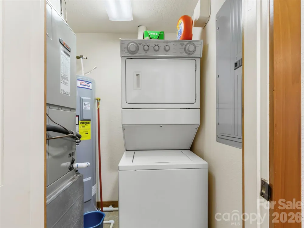 61 Creekside Way #G-101 Burnsville, NC 28714