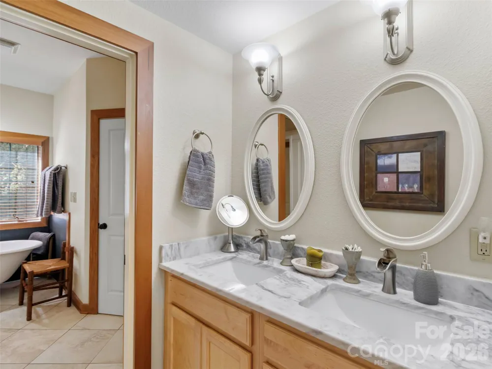 61 Creekside Way #G-101 Burnsville, NC 28714