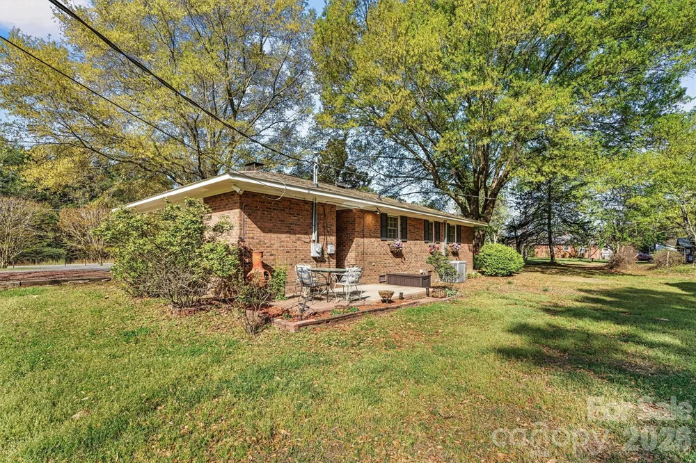 5329 E Highway 27 Highway Iron Station, NC 28080