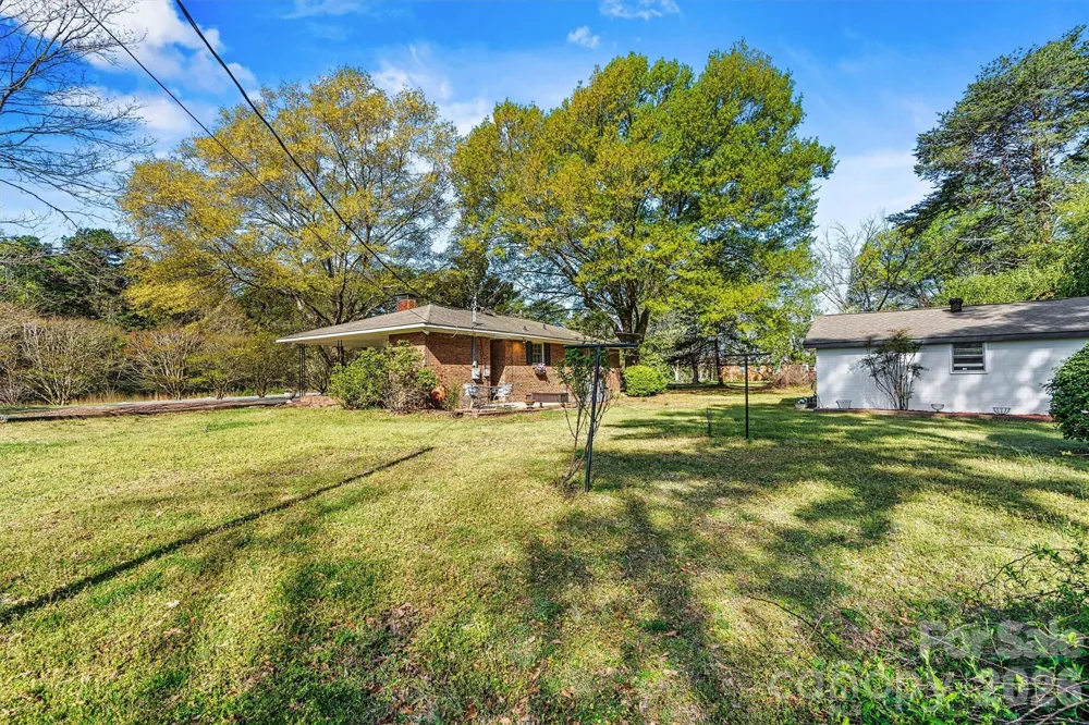 5329 E Highway 27 Highway Iron Station, NC 28080