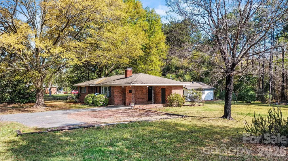 5329 E Highway 27 Highway Iron Station, NC 28080