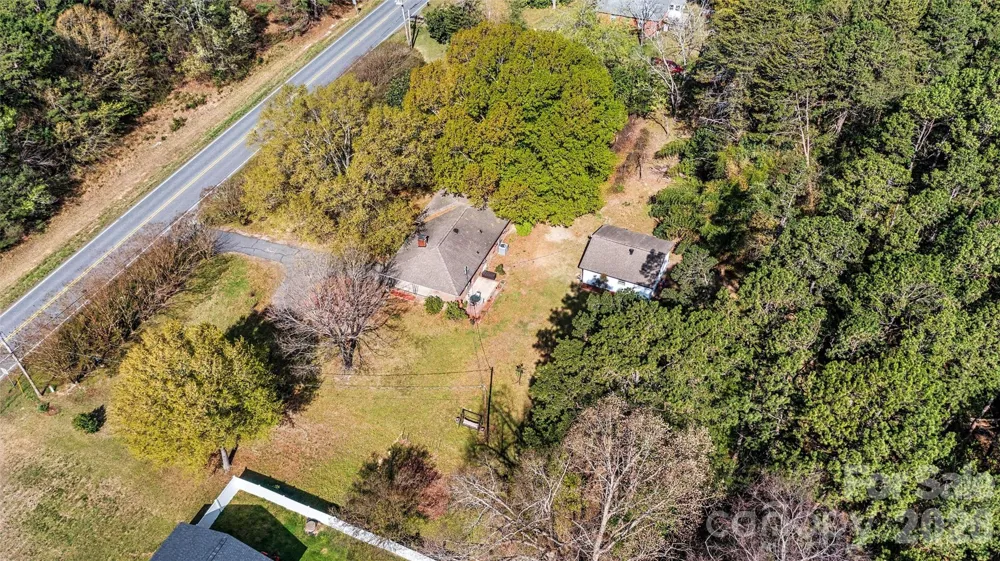 5329 E Highway 27 Highway Iron Station, NC 28080