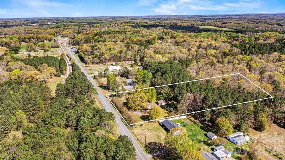 5329 E Highway 27 Highway Iron Station, NC 28080