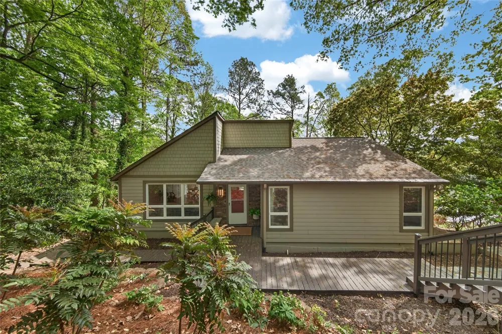 16118 Tana Tea Circle Tega Cay, SC 29708