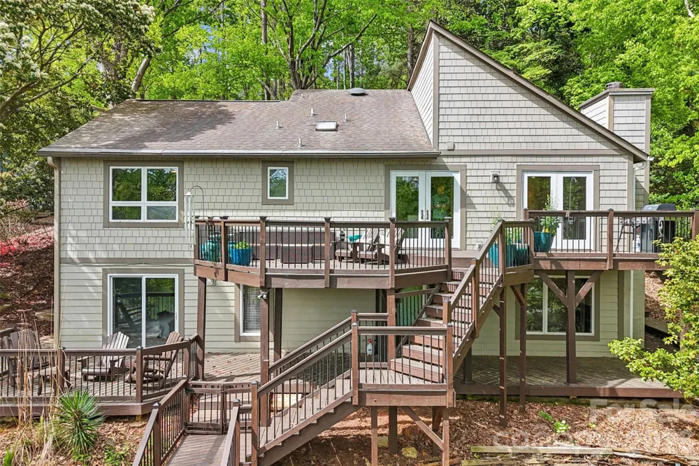 16118 Tana Tea Circle Tega Cay, SC 29708