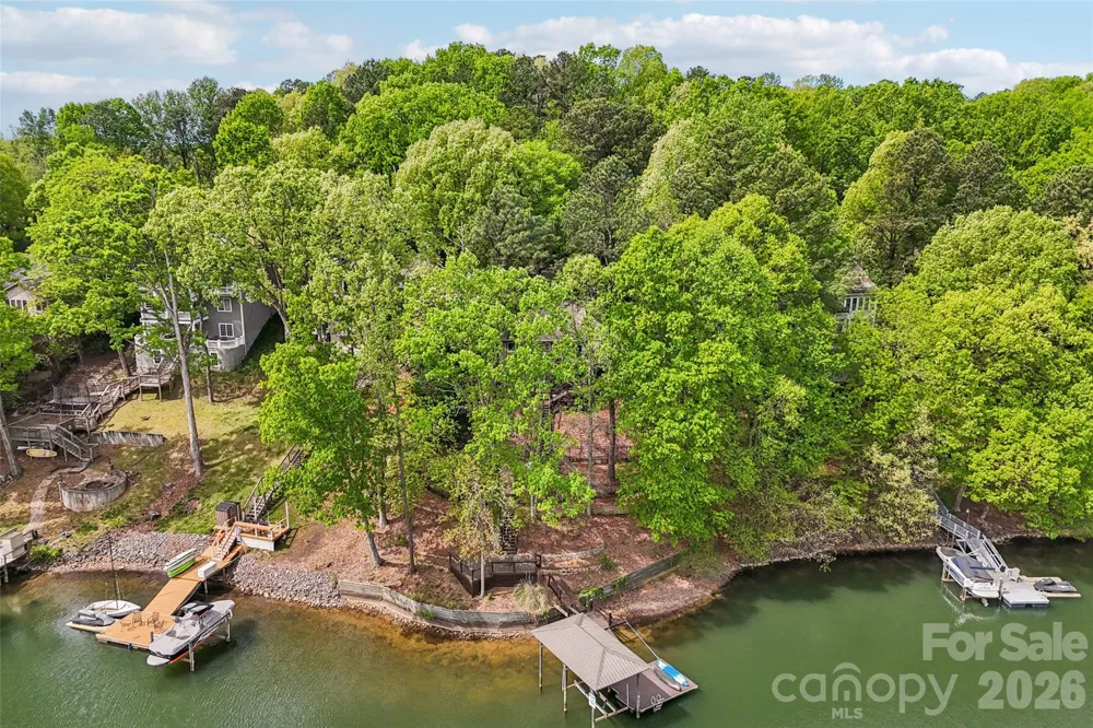 16118 Tana Tea Circle Tega Cay, SC 29708