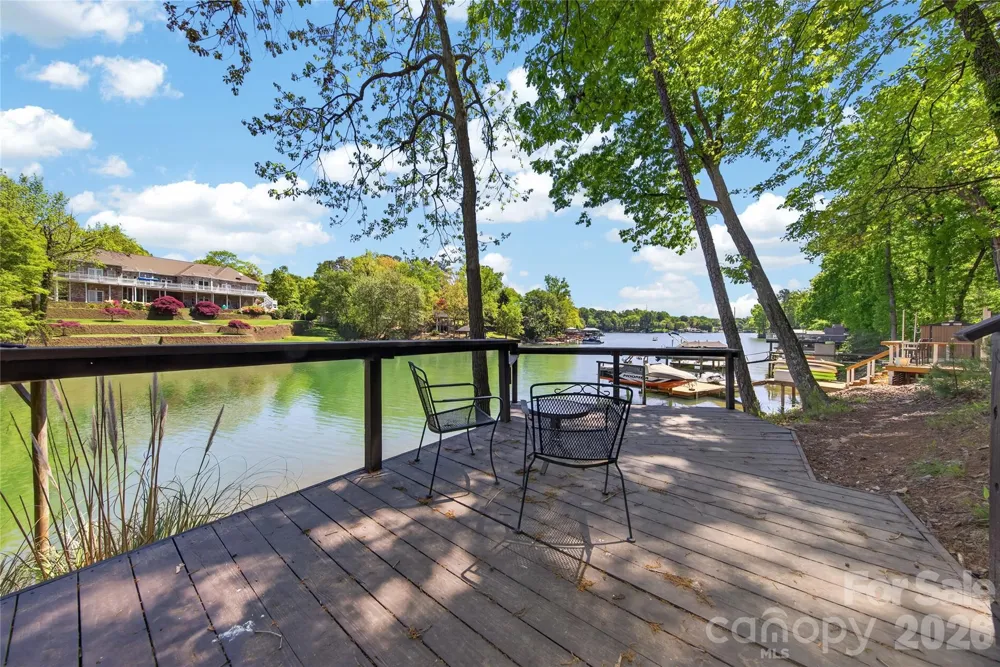 16118 Tana Tea Circle Tega Cay, SC 29708