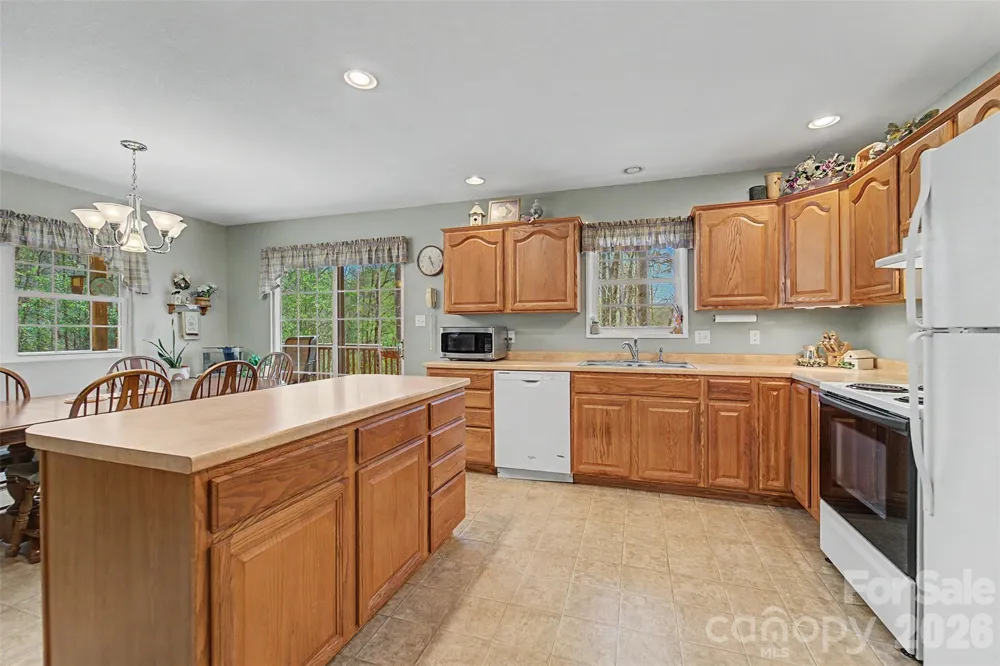 201 Windcrest Ridge Sylva, NC 28779