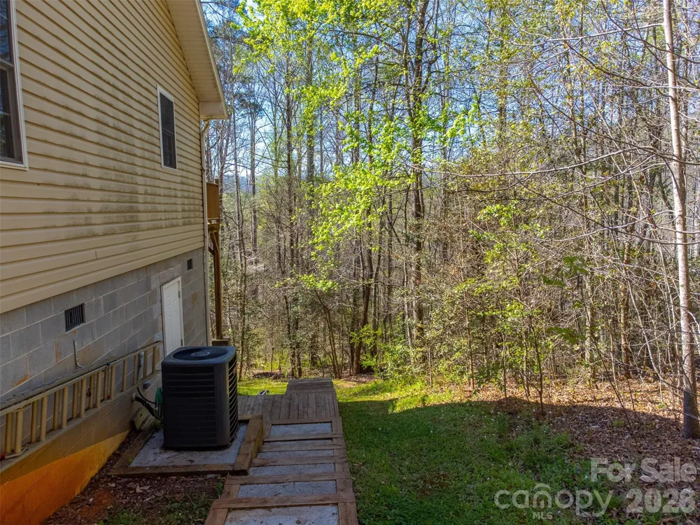 201 Windcrest Ridge Sylva, NC 28779