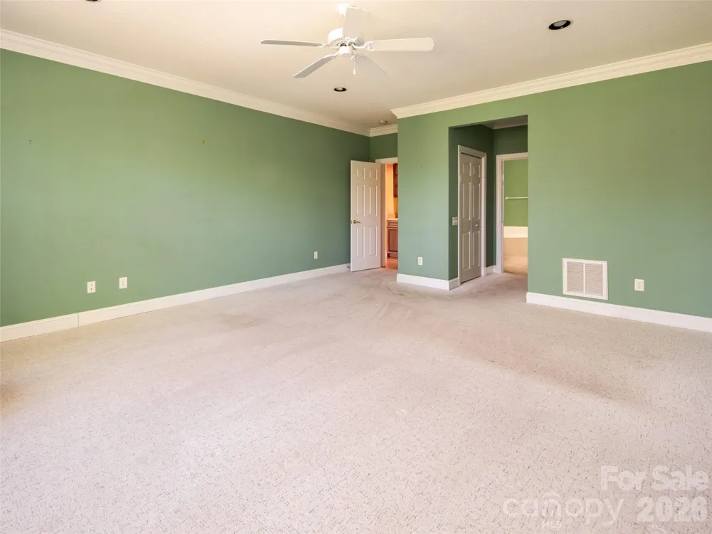 124 Towne Place Drive Hendersonville, NC 28792