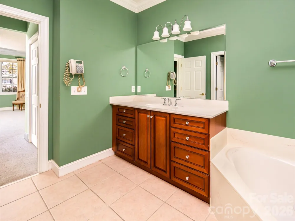 124 Towne Place Drive Hendersonville, NC 28792