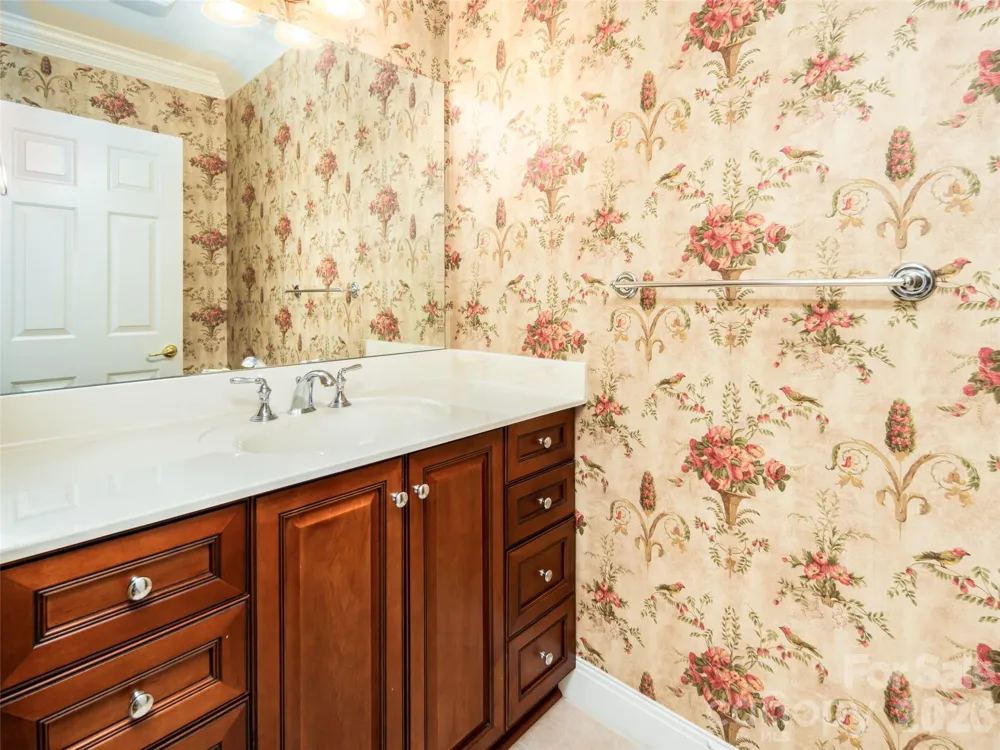 124 Towne Place Drive Hendersonville, NC 28792