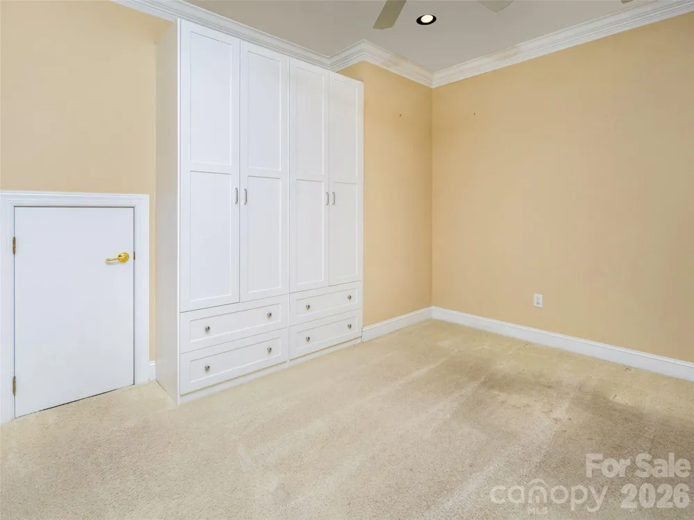 124 Towne Place Drive Hendersonville, NC 28792