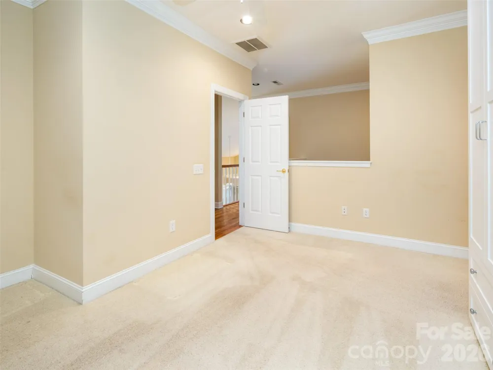 124 Towne Place Drive Hendersonville, NC 28792