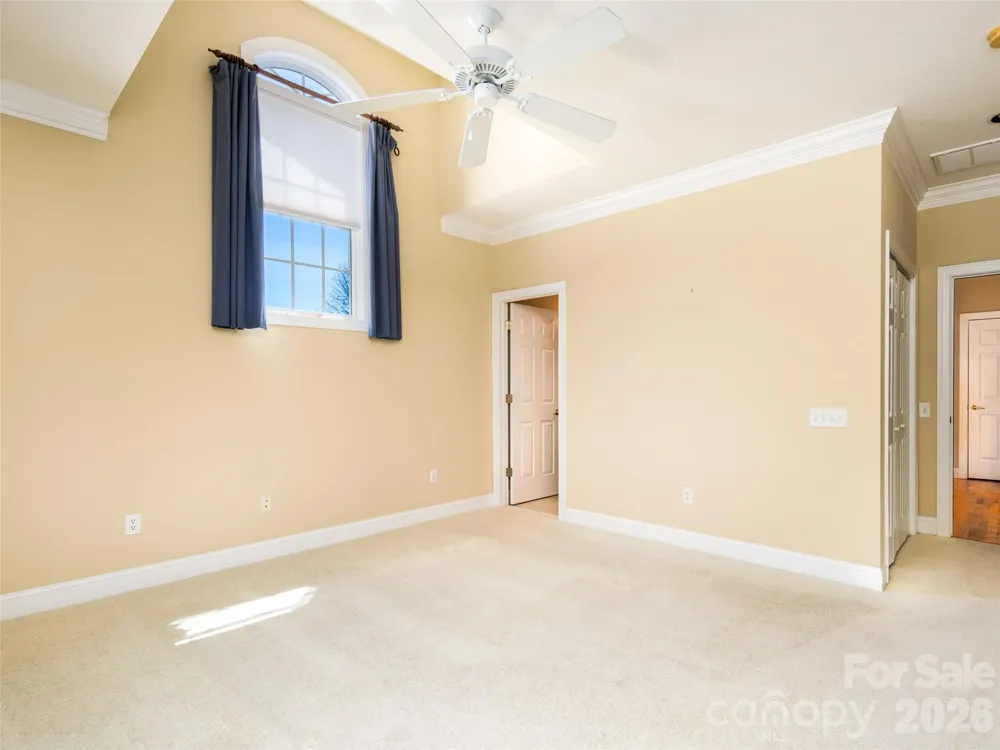 124 Towne Place Drive Hendersonville, NC 28792