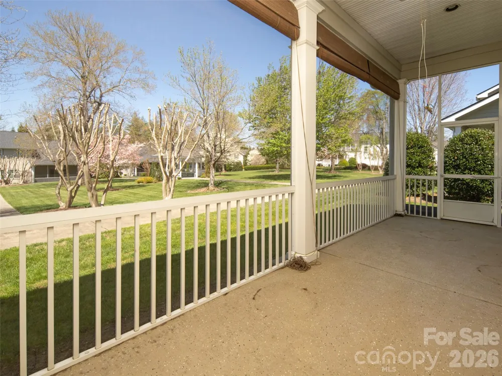 124 Towne Place Drive Hendersonville, NC 28792