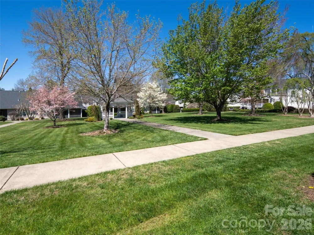 124 Towne Place Drive Hendersonville, NC 28792