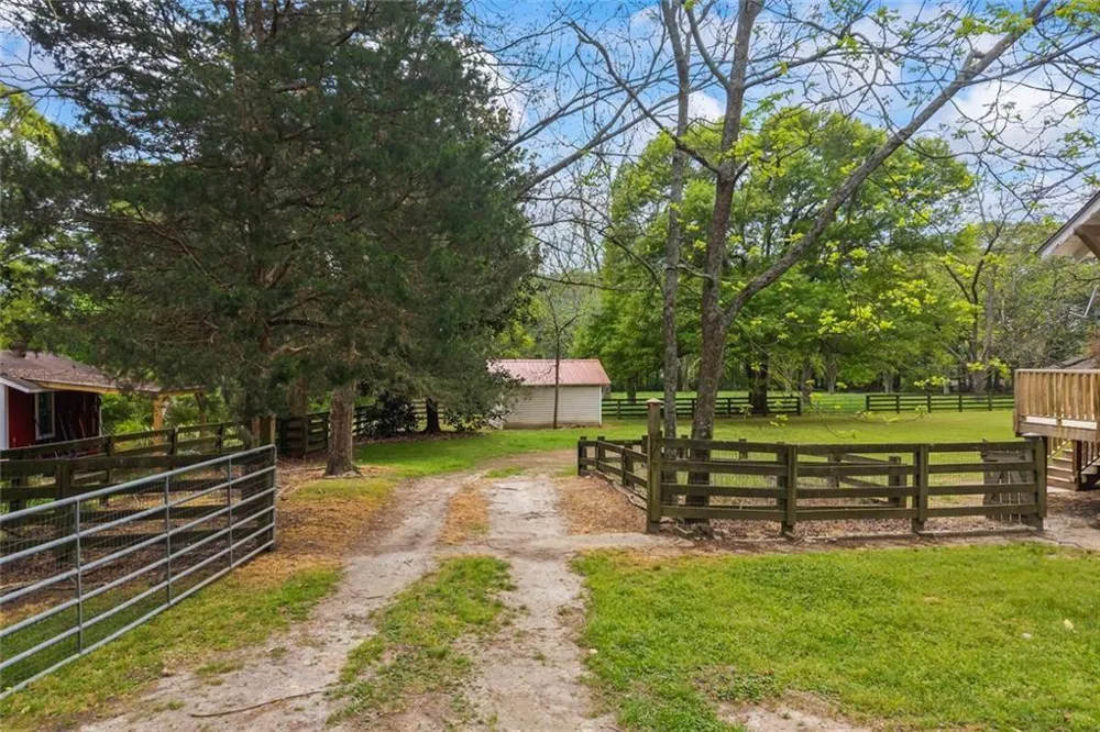 344 Hartwell Road Lavonia, GA 30553