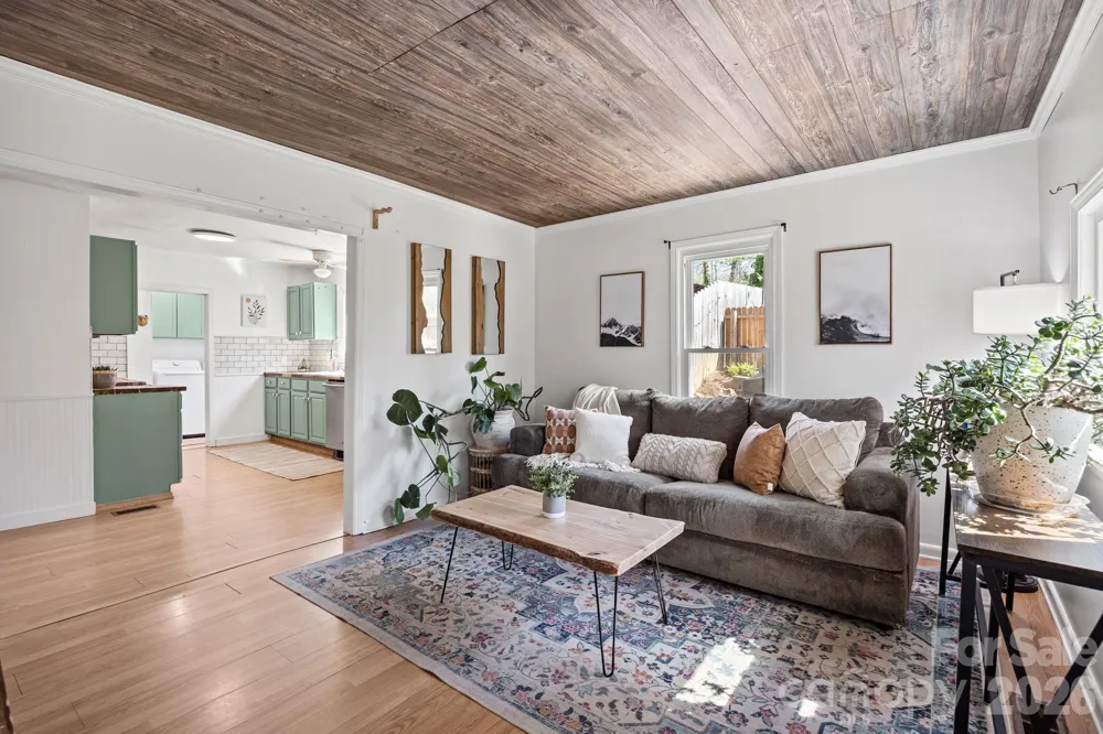 11 Log Cabin Trail Candler, NC 28715