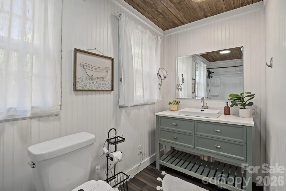 11 Log Cabin Trail Candler, NC 28715