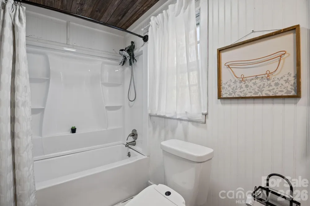 11 Log Cabin Trail Candler, NC 28715