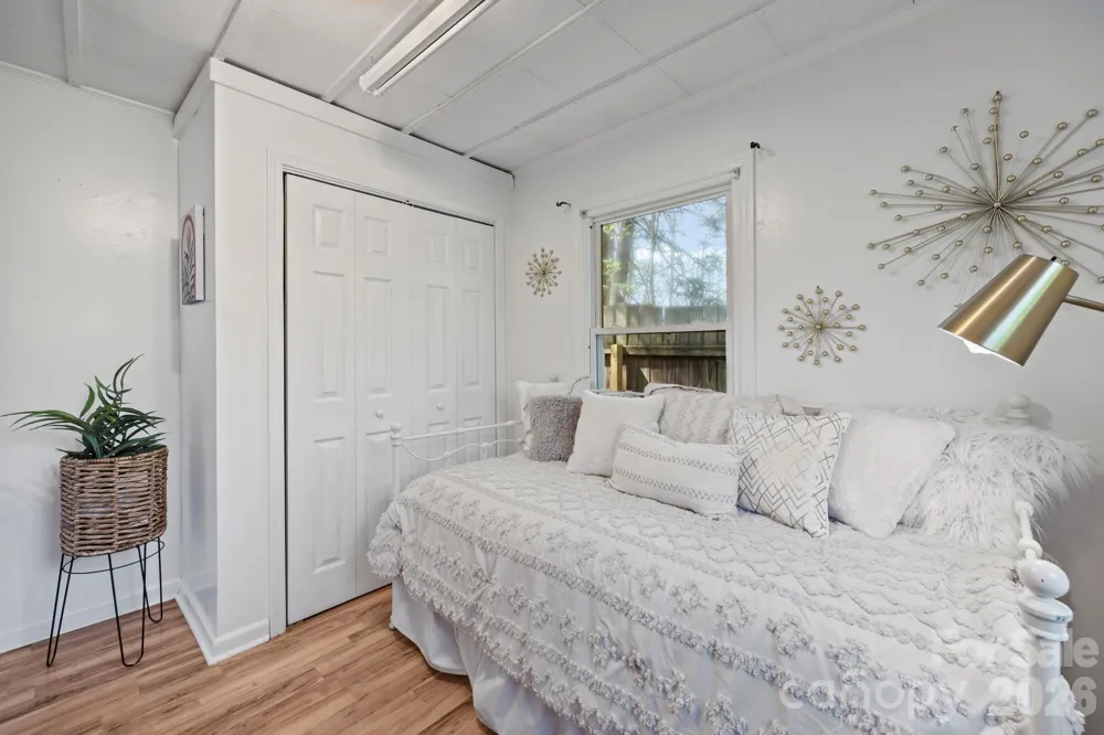 11 Log Cabin Trail Candler, NC 28715