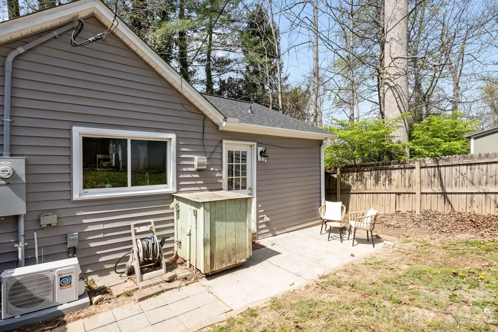 11 Log Cabin Trail Candler, NC 28715