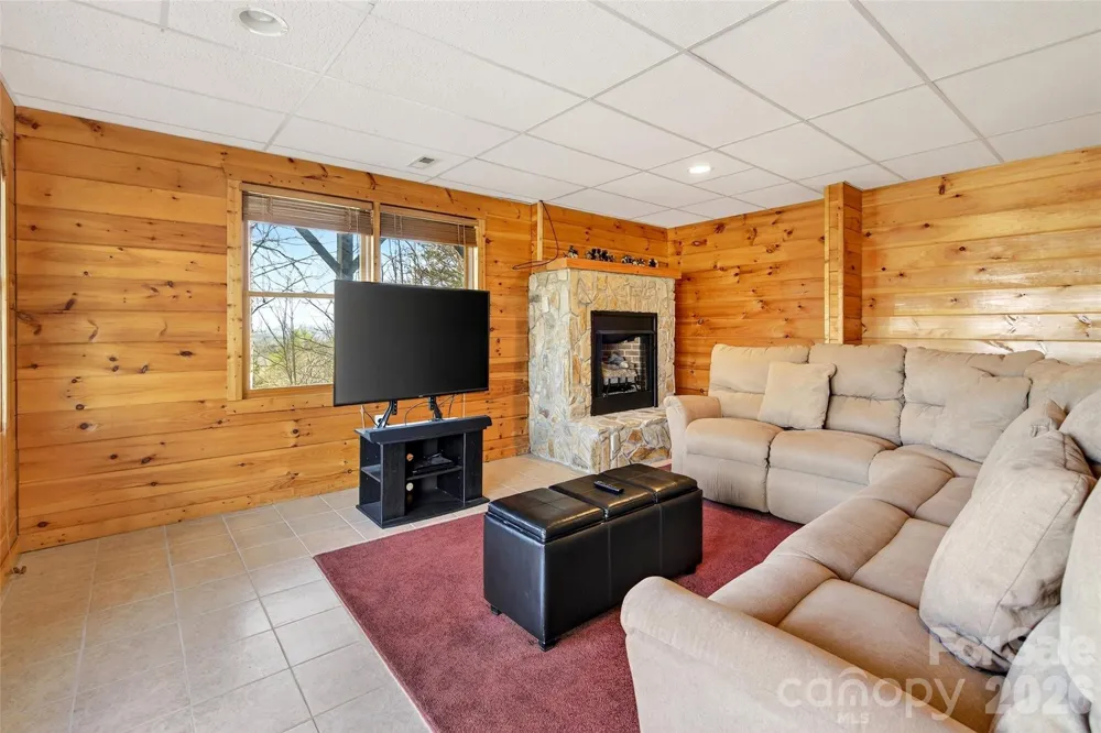 398 Waterfall Drive Marion, NC 28752