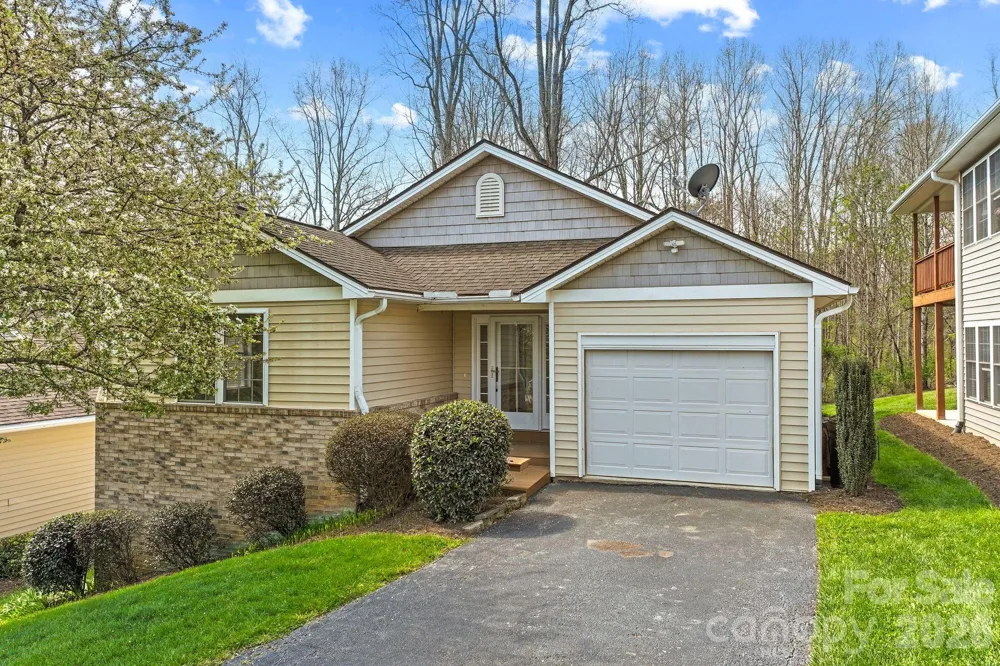 73 Creeks End Circle Mills River, NC 28759
