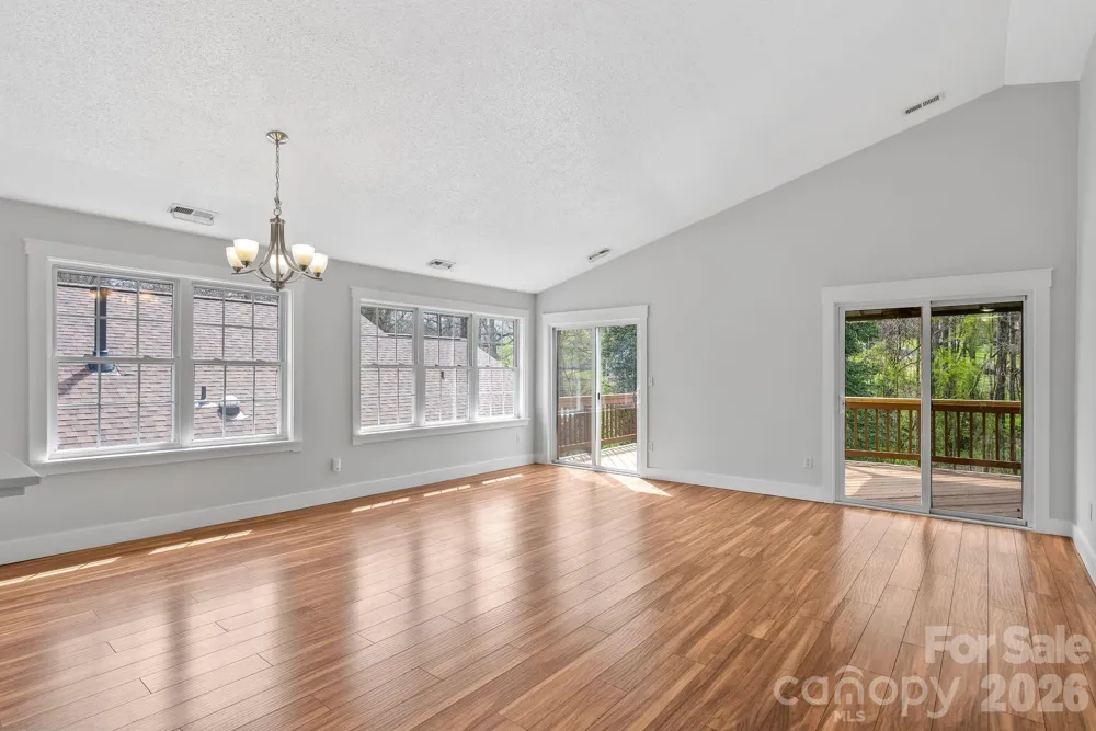 73 Creeks End Circle Mills River, NC 28759