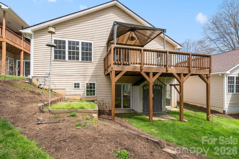73 Creeks End Circle Mills River, NC 28759