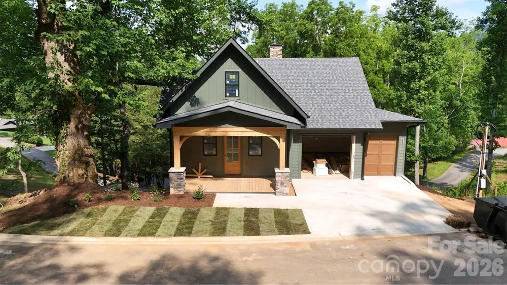 51 Bear Tree Cove Canton, NC 28716