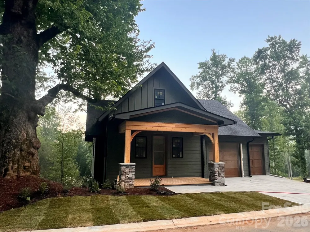 51 Bear Tree Cove Canton, NC 28716