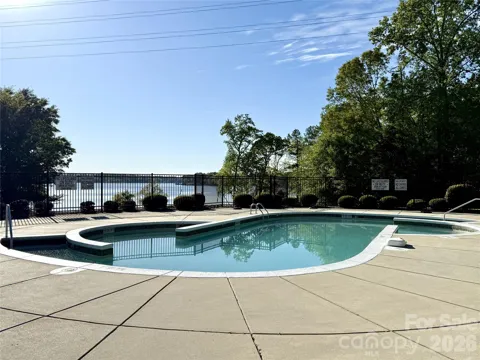 225 Horizon Circle