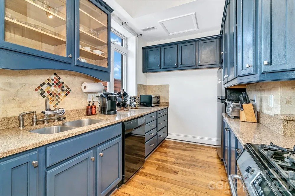 35 Patton Avenue #202 Asheville, NC 28801
