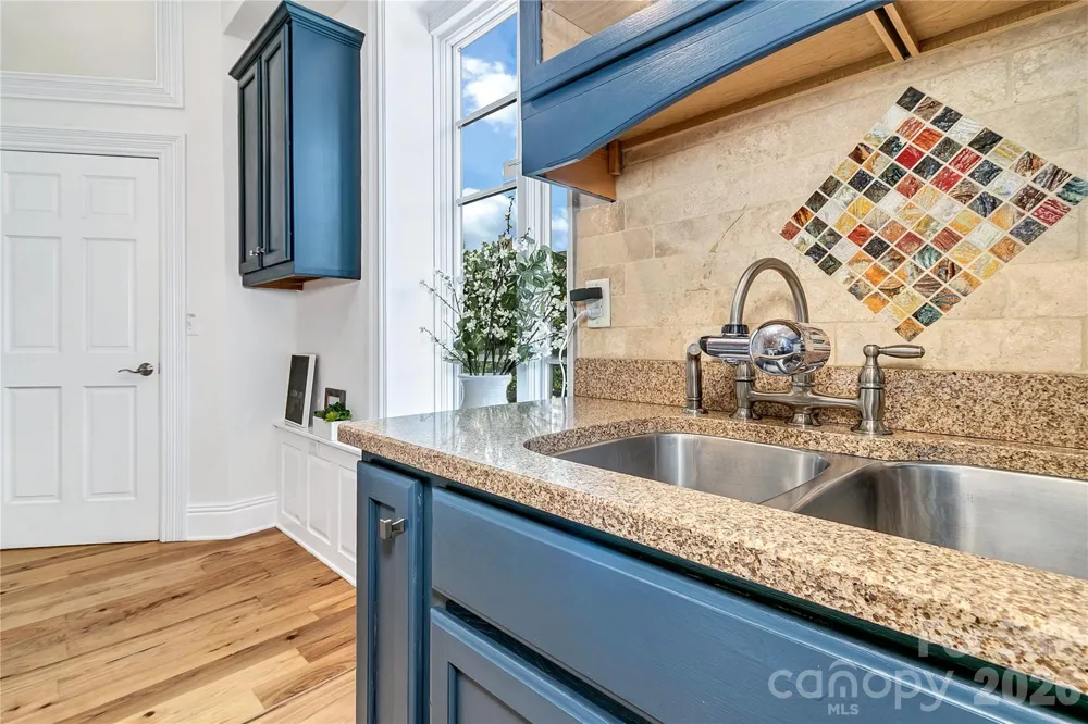 35 Patton Avenue #202 Asheville, NC 28801
