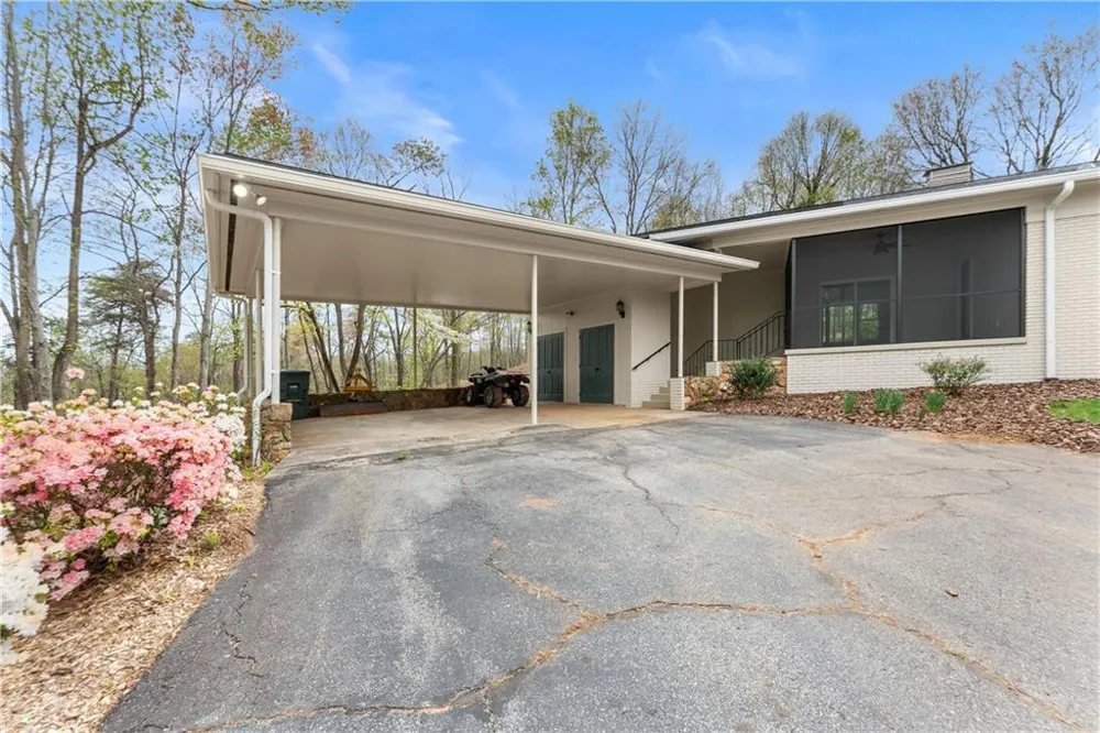 664 Chenocetah Drive Cornelia, GA 30531
