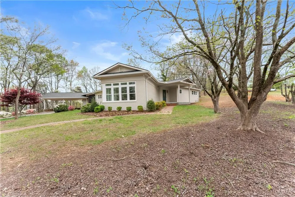 664 Chenocetah Drive Cornelia, GA 30531