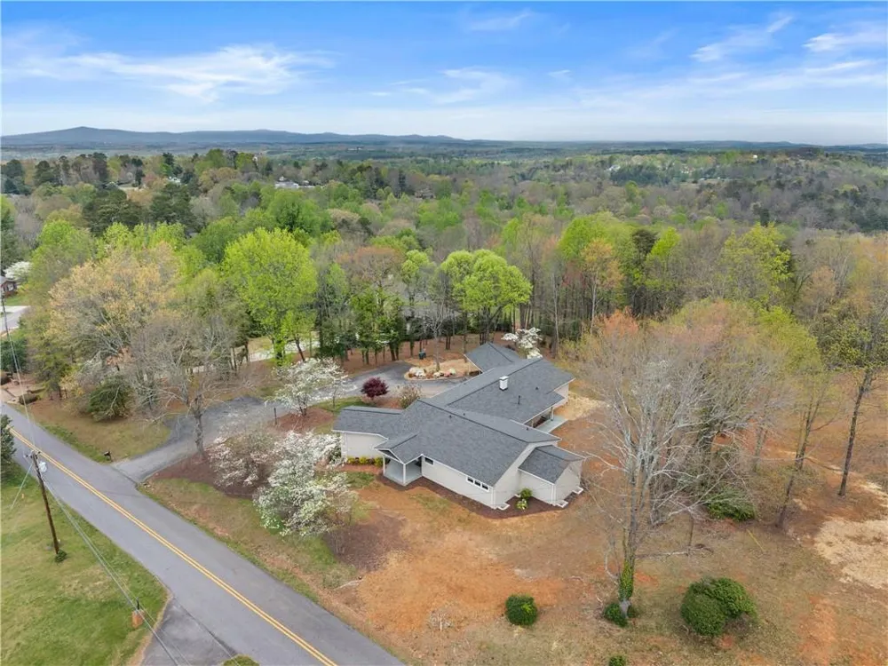 664 Chenocetah Drive Cornelia, GA 30531