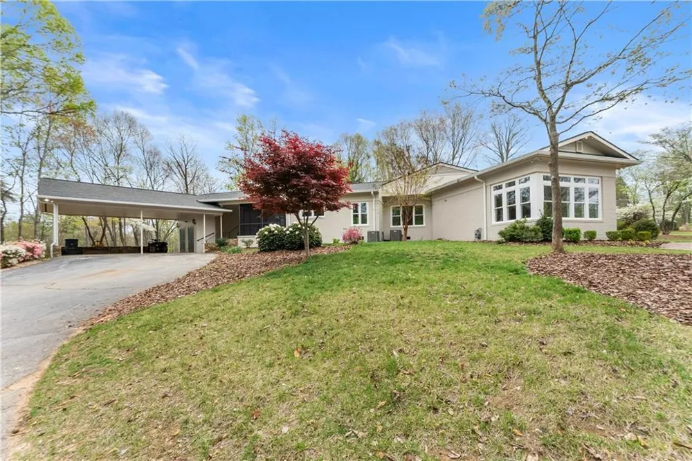 664 Chenocetah Drive Cornelia, GA 30531