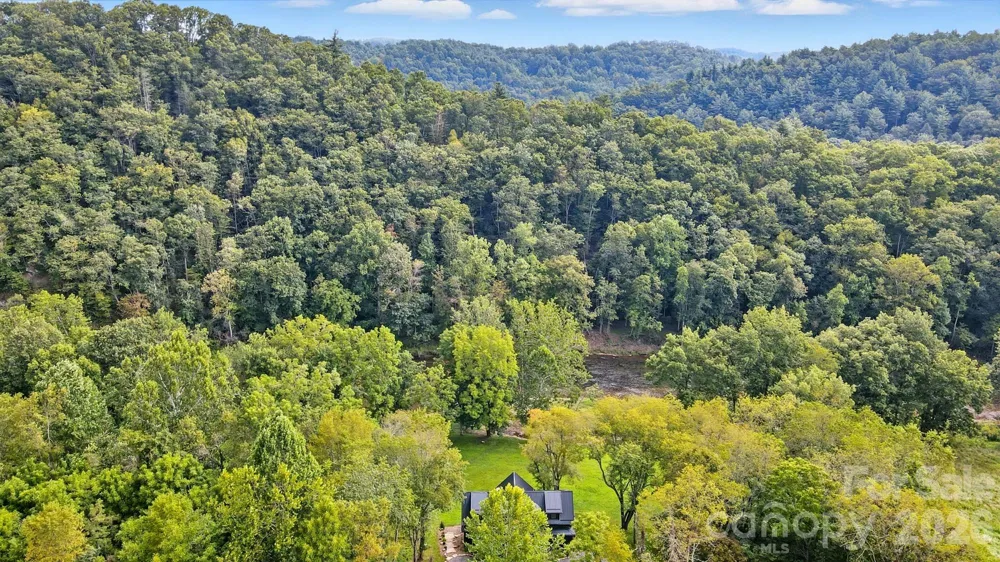 727 Riverwind Drive Lansing, NC 28643
