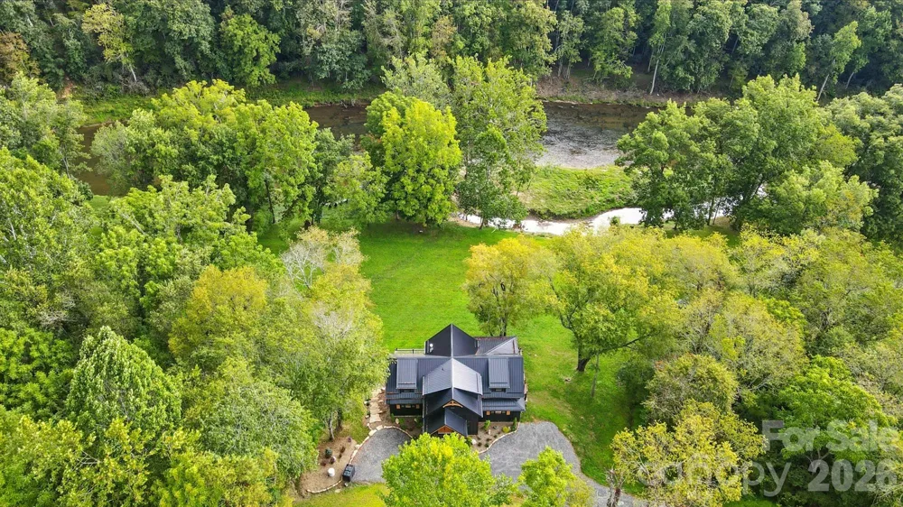727 Riverwind Drive Lansing, NC 28643