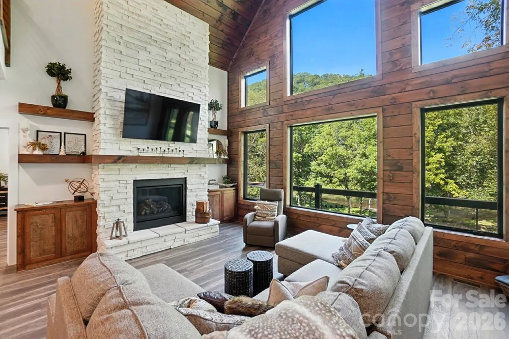 727 Riverwind Drive Lansing, NC 28643